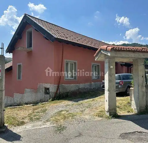 Villa in vendita a Rossiglione