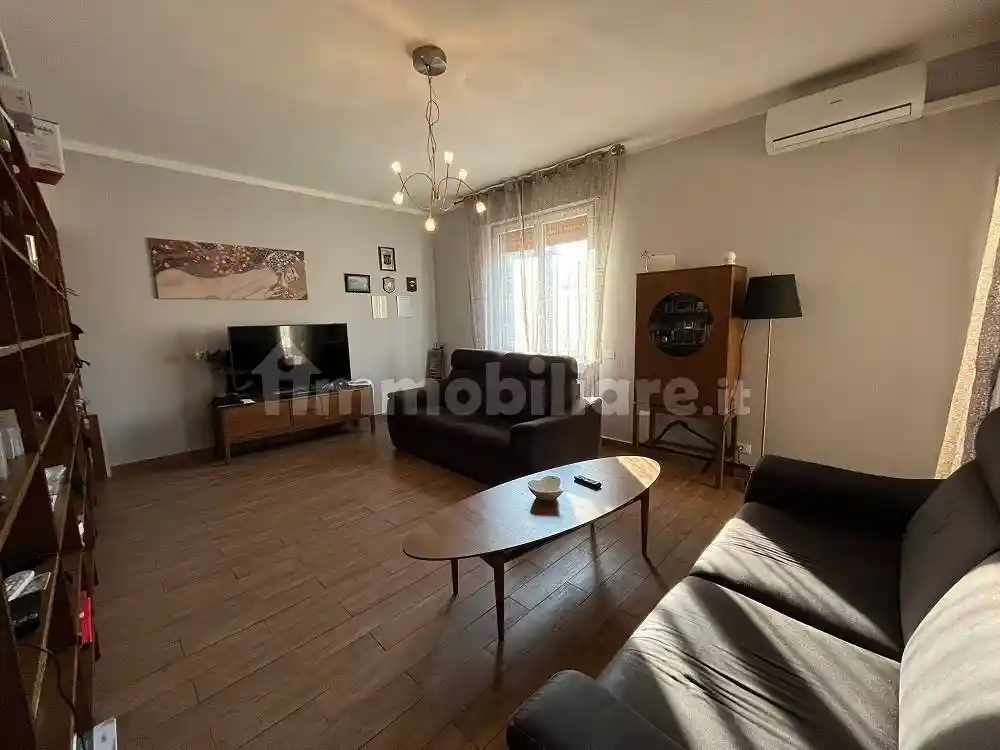 Appartamento in vendita a Piacenza