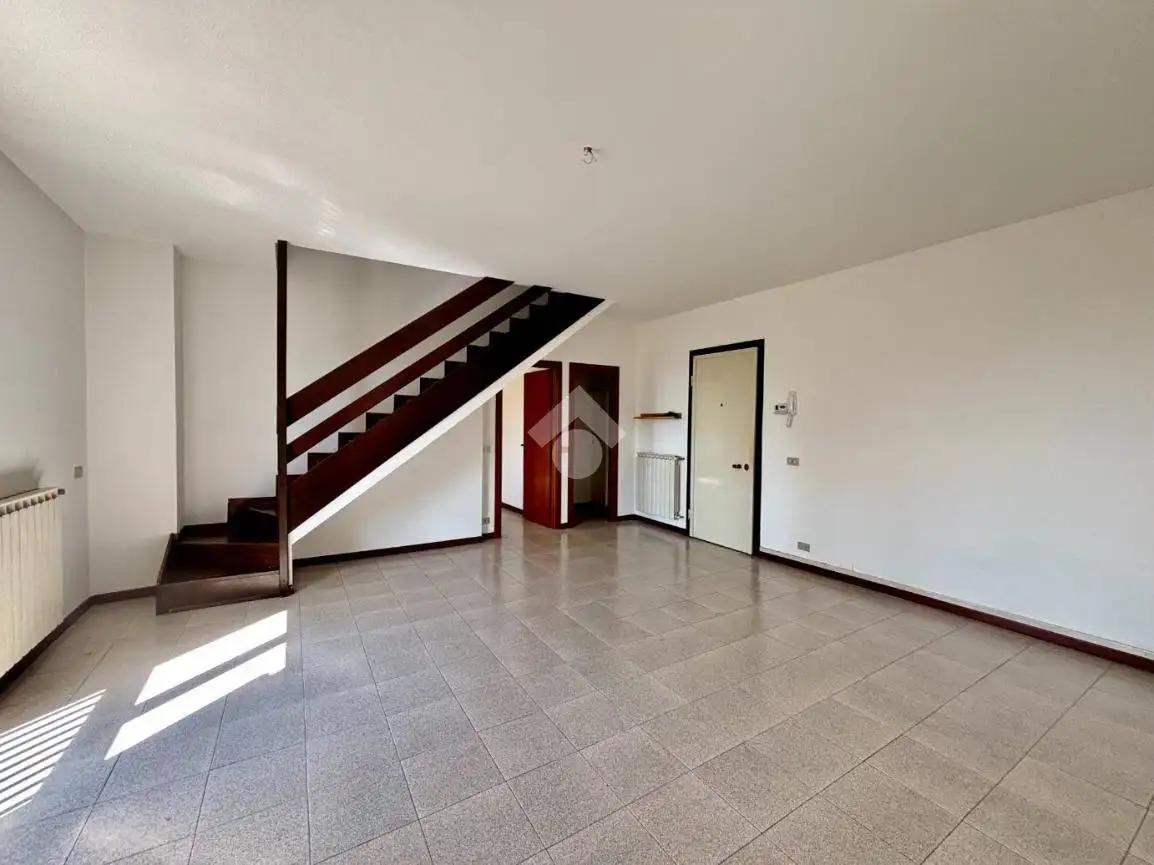 Quadrilocale via Gioacchino Rossini 47, Centro, Casnate con Bernate - foto 4