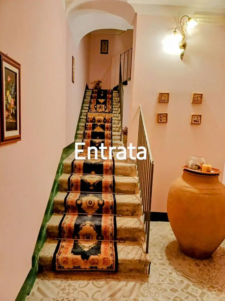 Palazzo - Edificio in vendita a Gioiosa Ionica