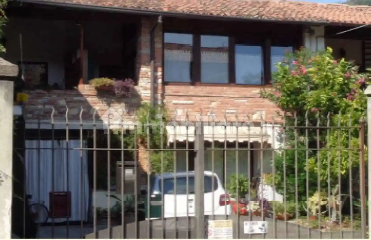 Casa indipendente in vendita a Brescia