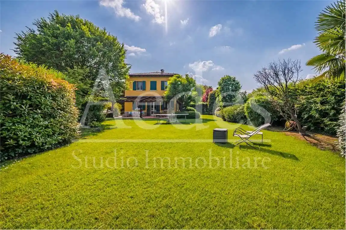 Villa in vendita a Modena
