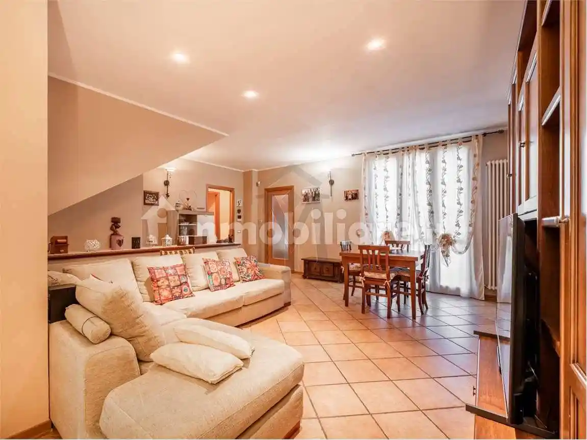 Villetta a schiera in vendita a Traversetolo