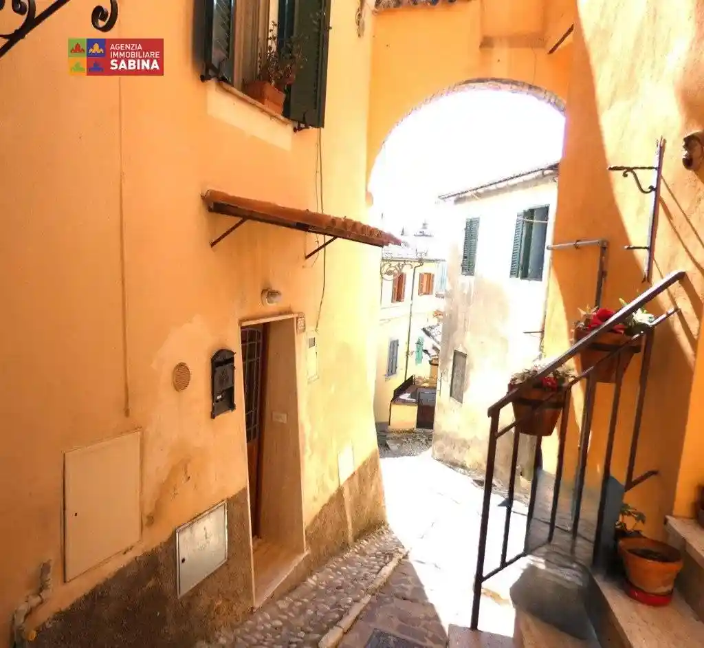 Appartamento in vendita a Poggio Mirteto