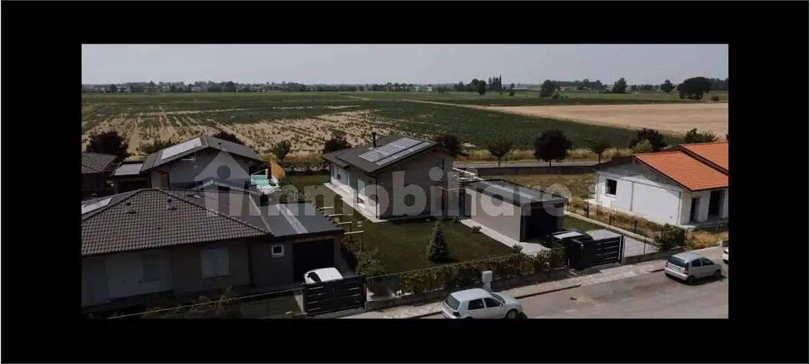 Villa in vendita a Sant'Alessio con Vialone