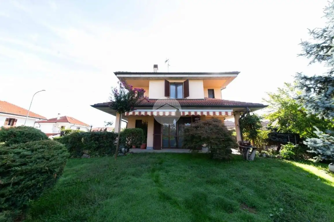 Villetta a schiera in vendita a Rosate