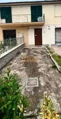 Terratetto unifamiliare 65 m², da ristrutturare, Navacchio Nord - Zambra, Cascina - foto 2