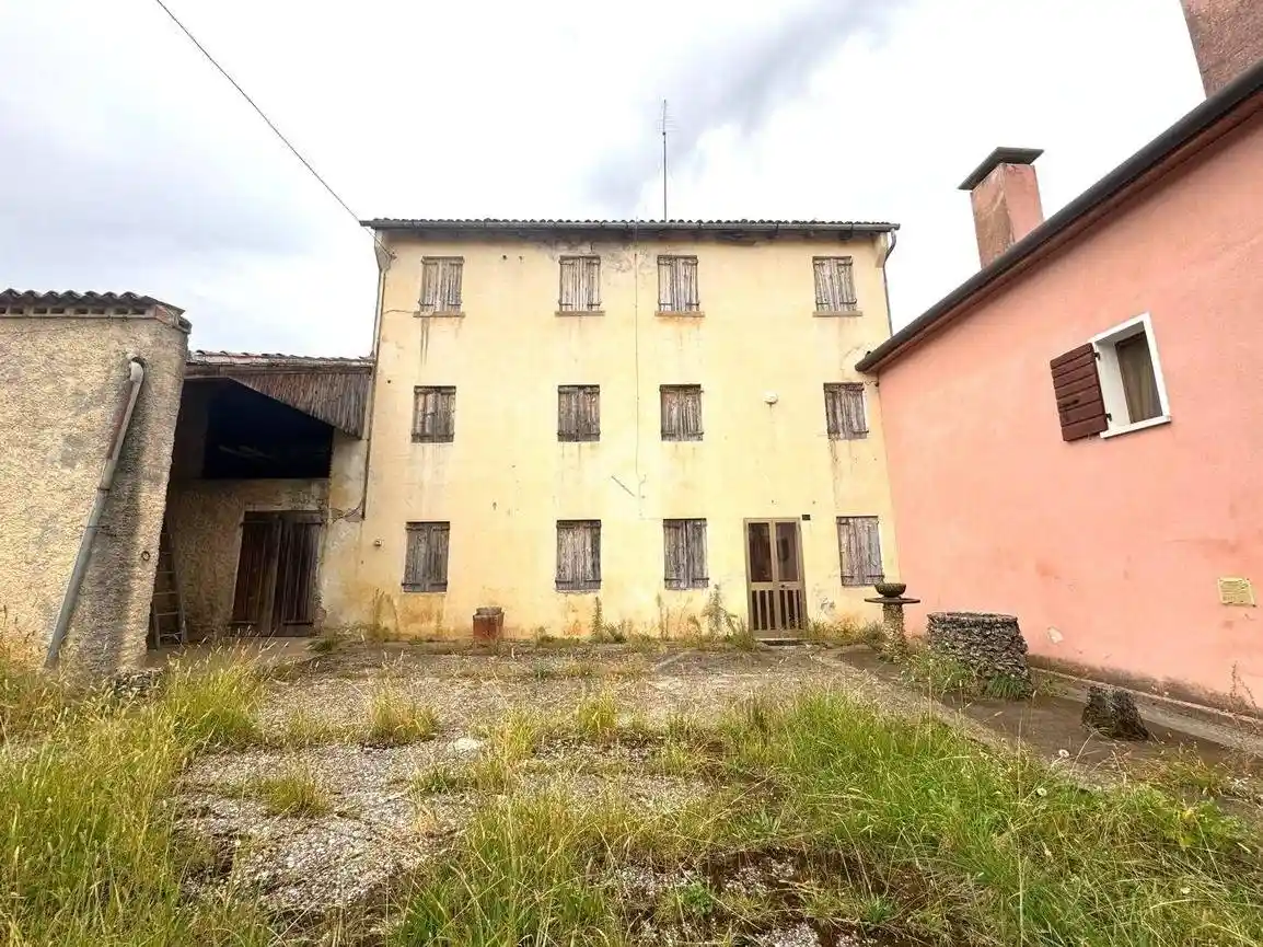 Casa indipendente in vendita a Giavera del Montello