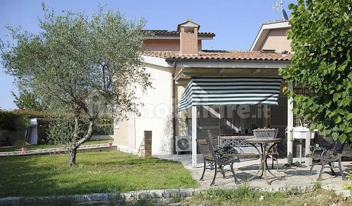 Villa in vendita a Colle di Val d'Elsa