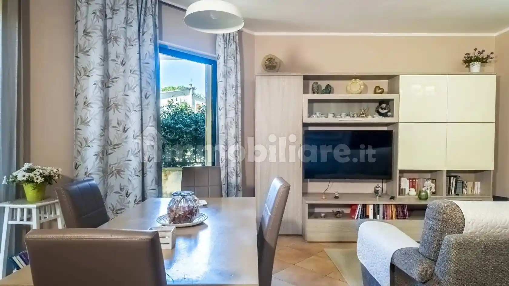 Appartamento in vendita a Cave