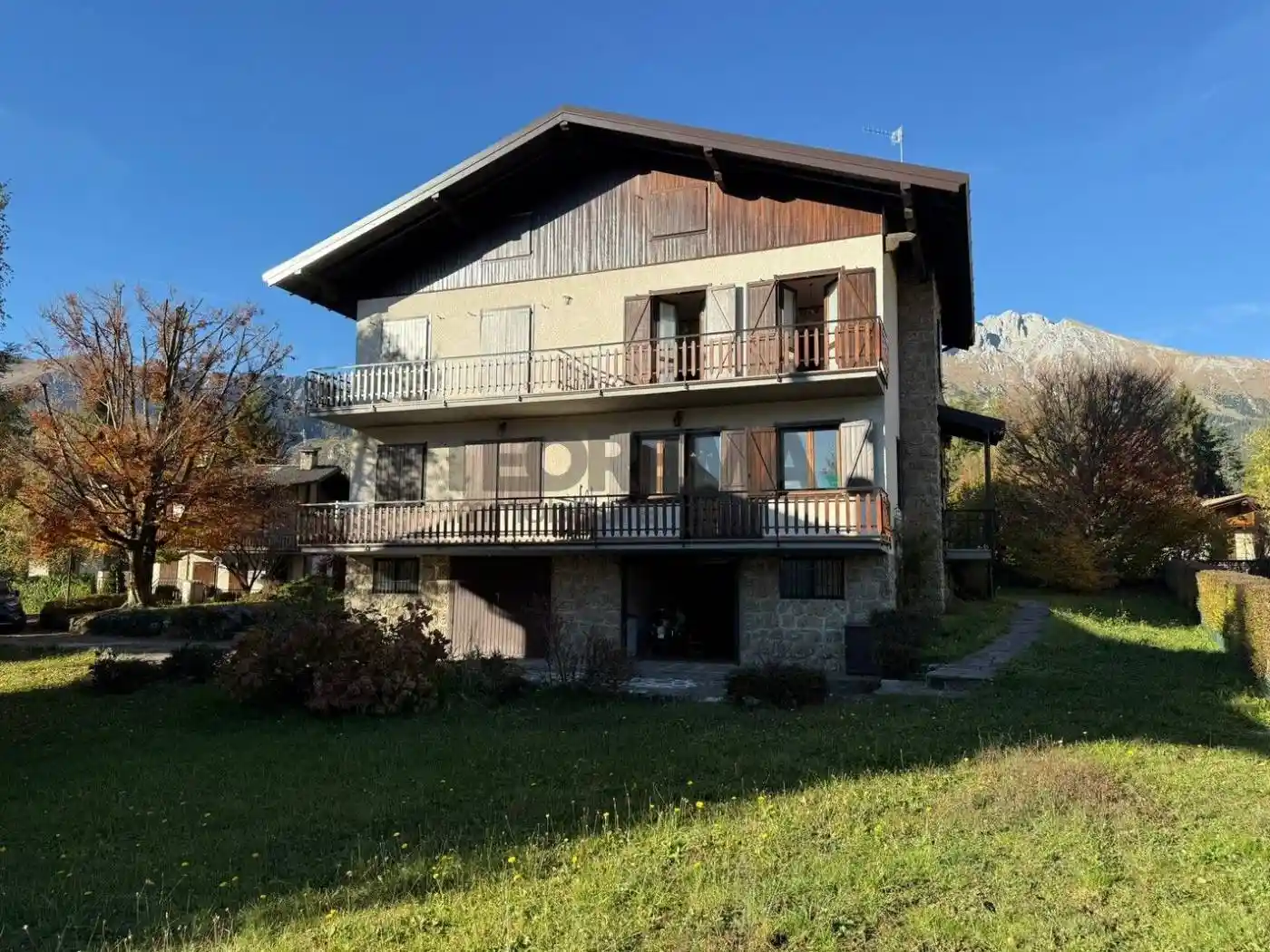 Villa in vendita a Castione della Presolana