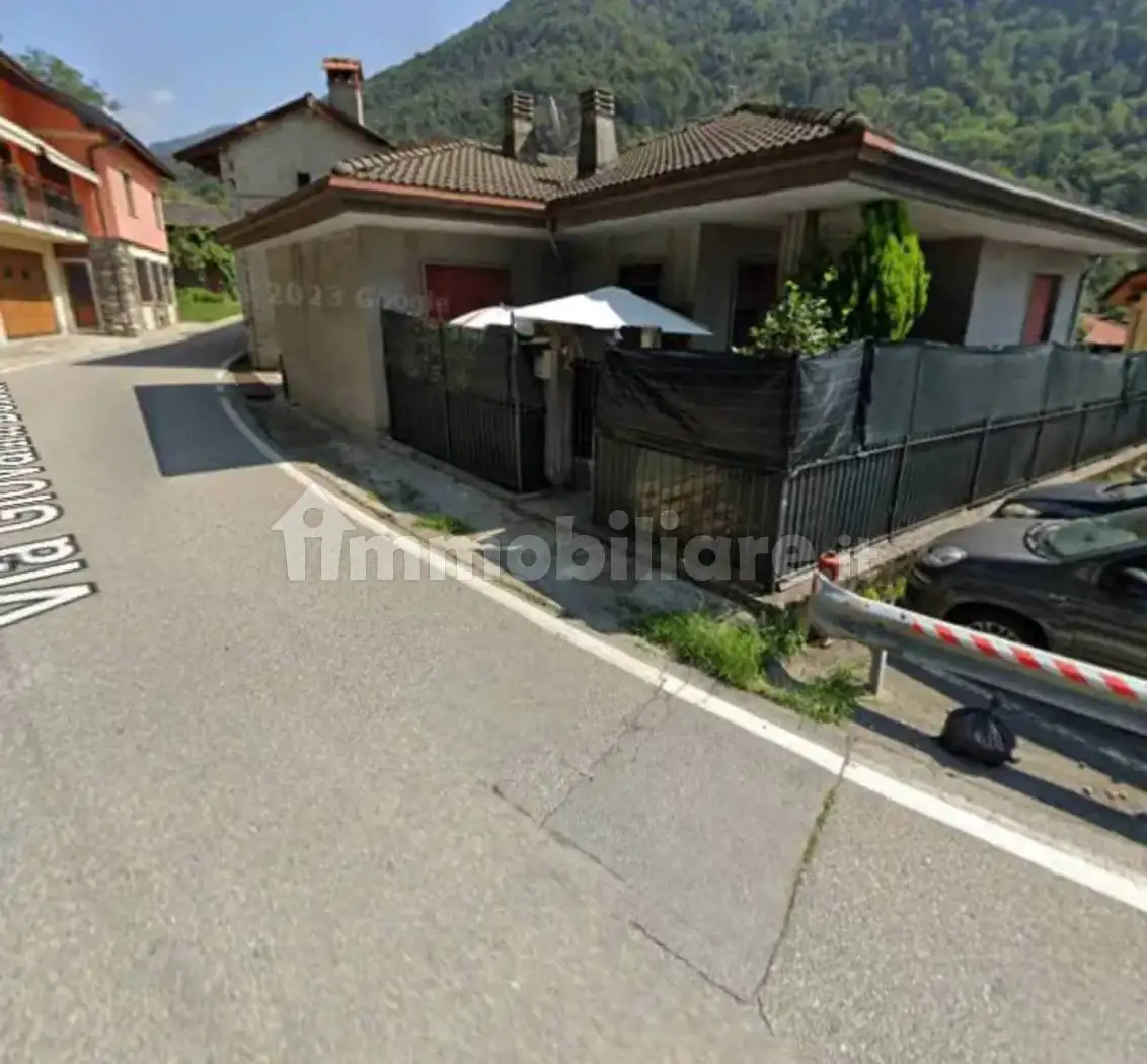 Casa indipendente in vendita a Cambiasca