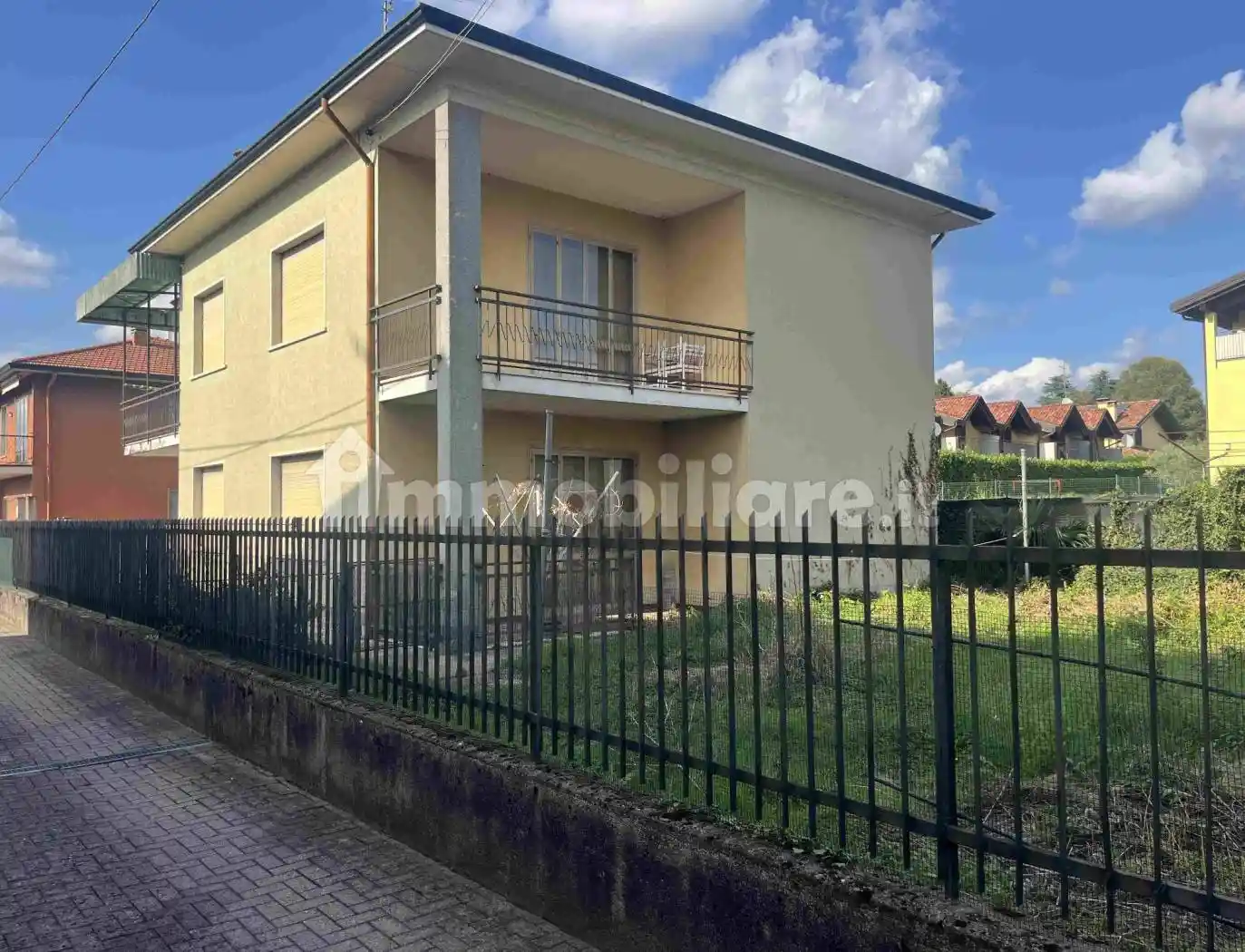 Villa in vendita a Sesto Calende