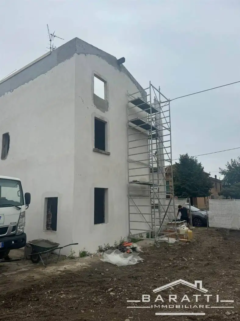 Casa indipendente in vendita a Castelnovo di Sotto