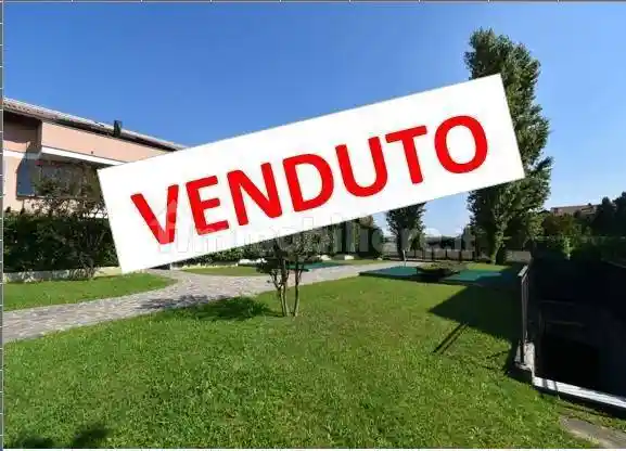 Appartamento in vendita a Lesmo