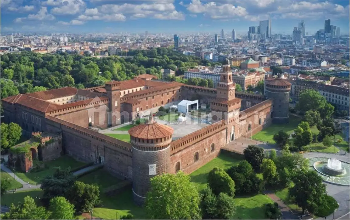 Building in vendita a Milan