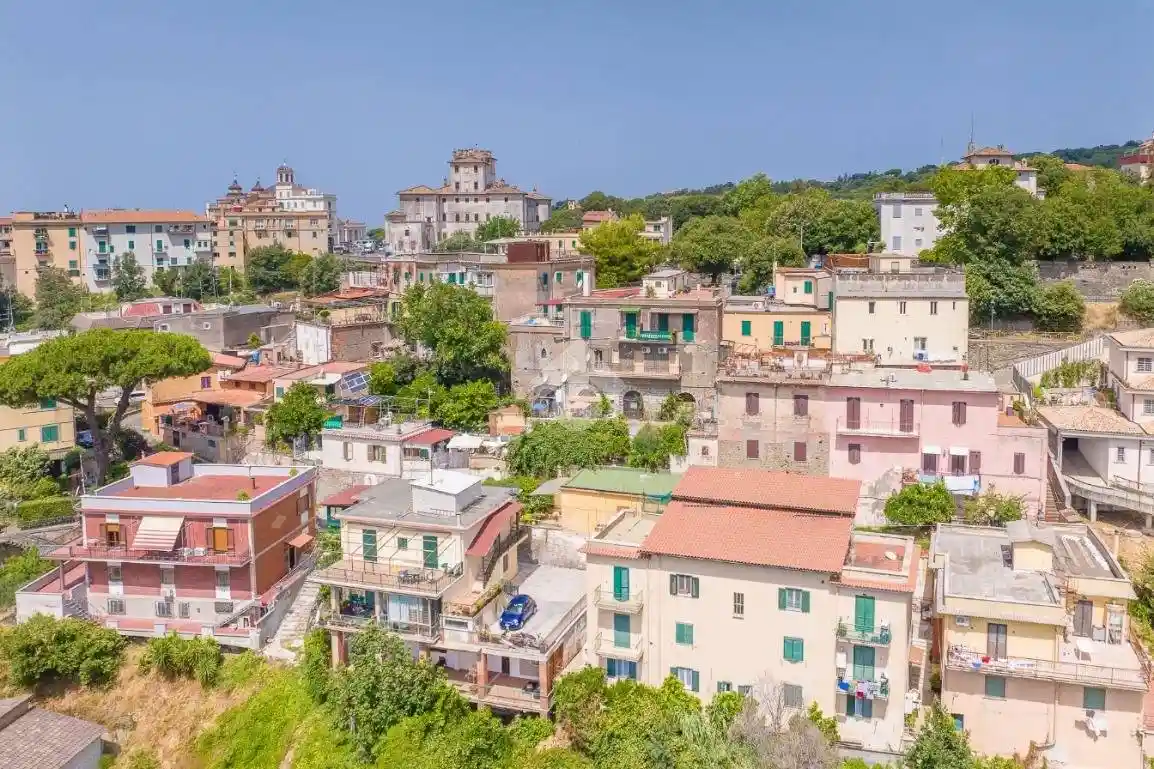 Appartamento in vendita a Ariccia