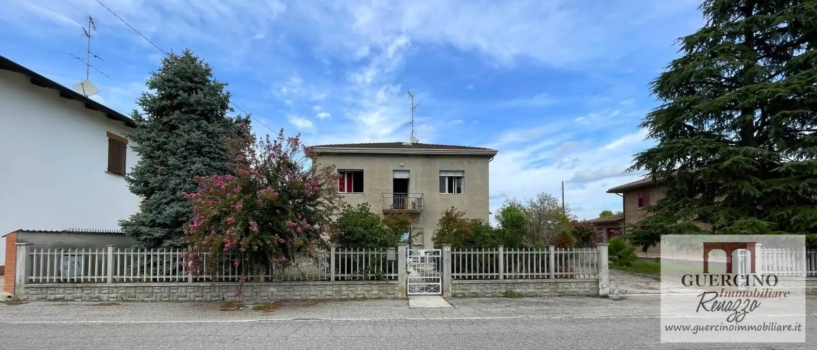 Villa in vendita a Cento