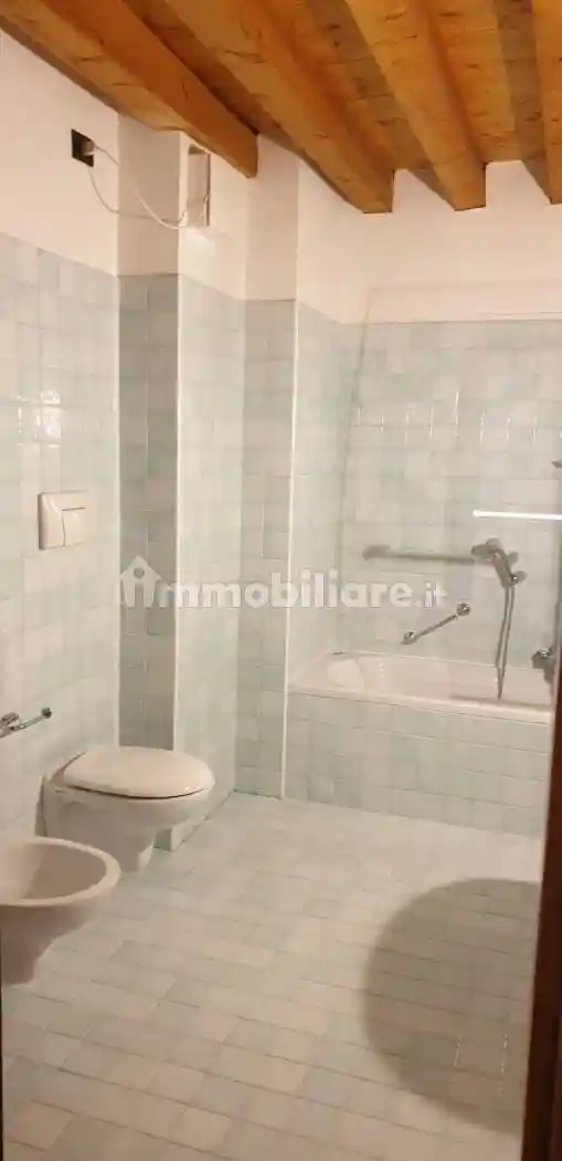 Appartamento ottimo stato, terzo piano, Centro, Bassano del Grappa - foto 3