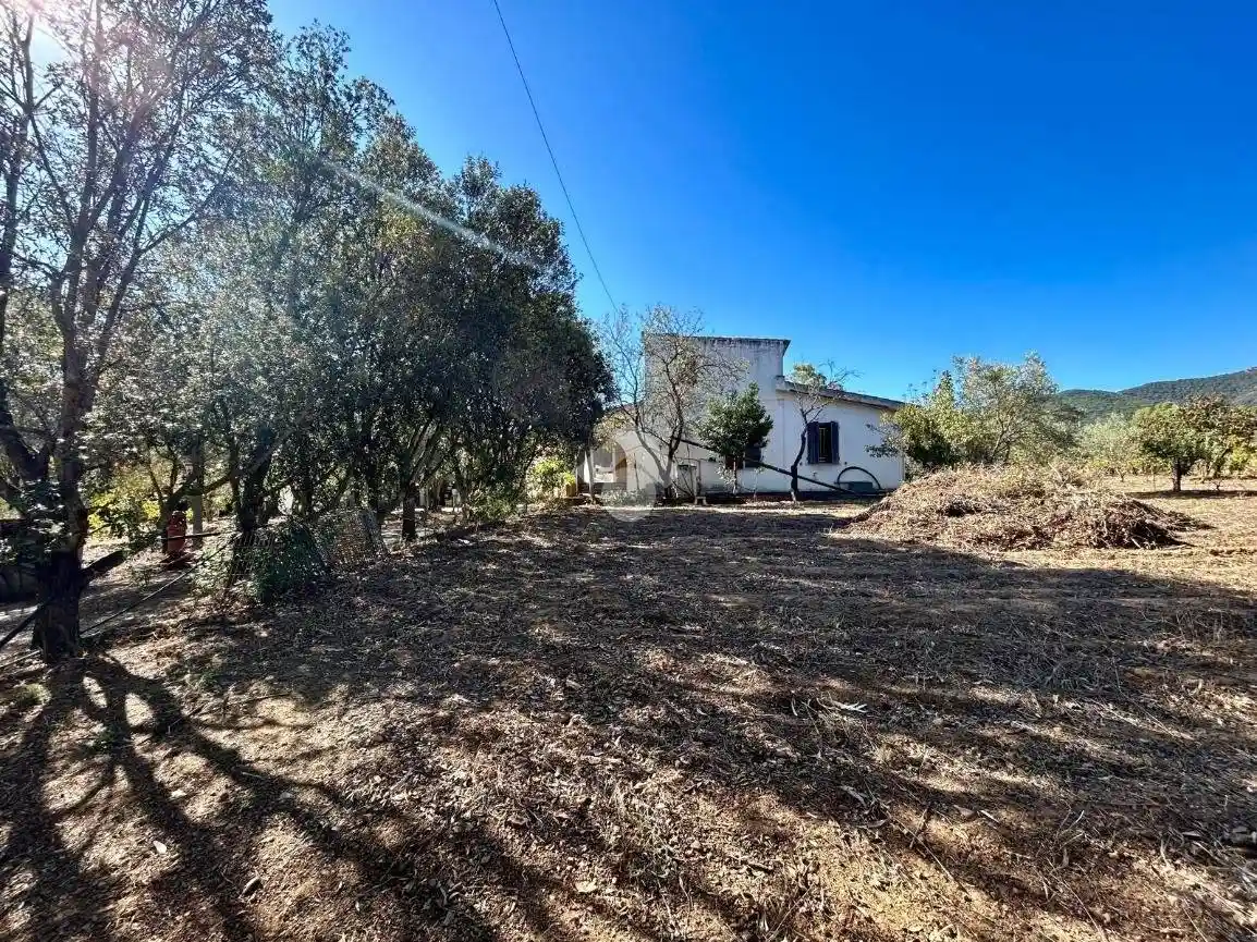 Villa in vendita a Uta