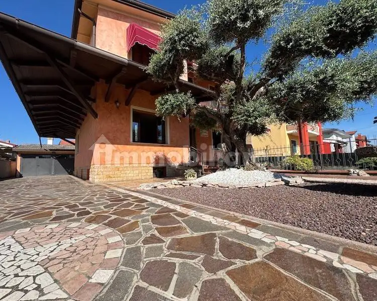 Villa in vendita a Campagna Lupia