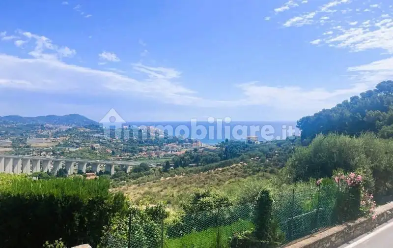 Casa indipendente in vendita a Imperia