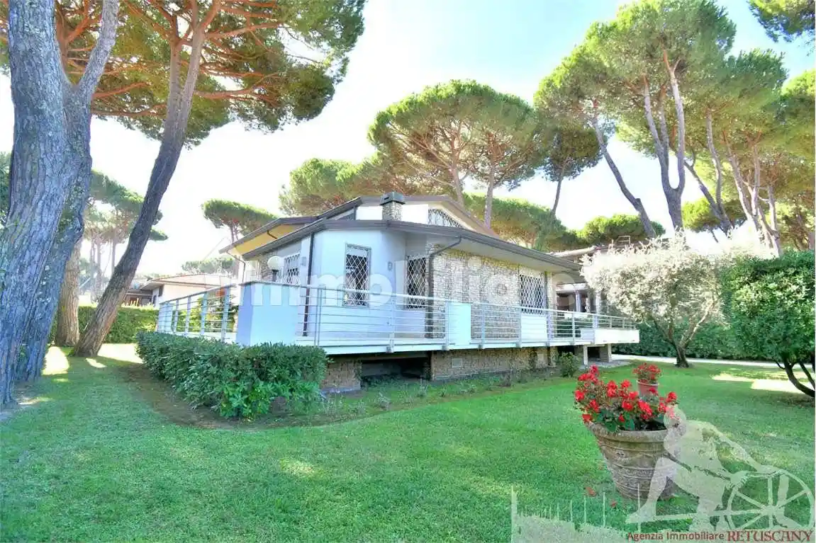 Villa in vendita a Camaiore