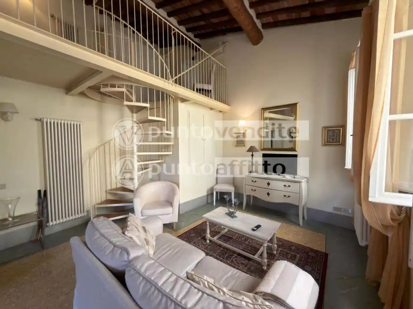 Bilocale piazza San Martino,  55100, Piazza Anfiteatro - Torre Guinigi, Lucca - foto 4