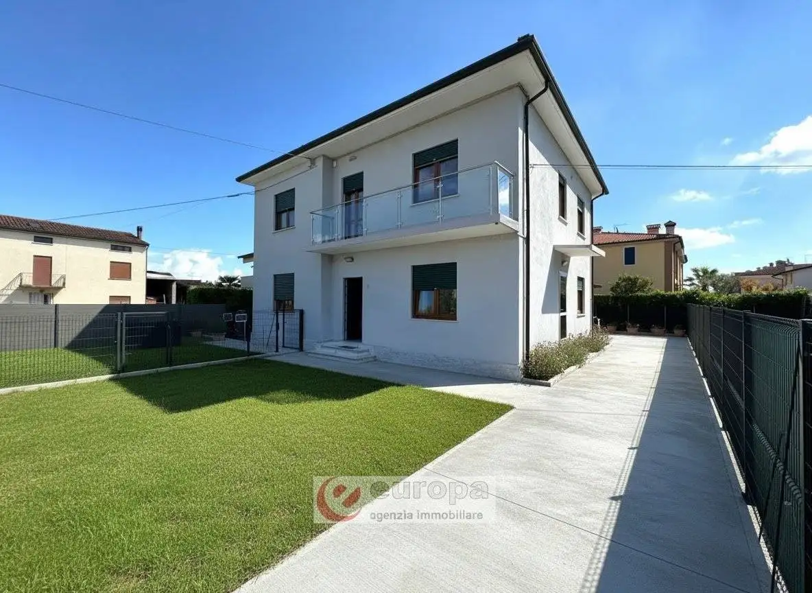 Casa indipendente in vendita a Vicenza