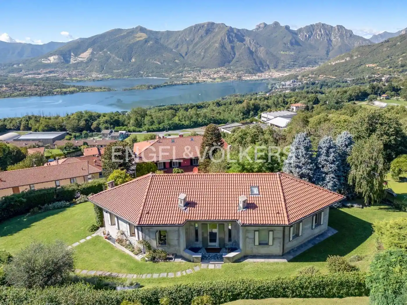 Villa in vendita a Galbiate