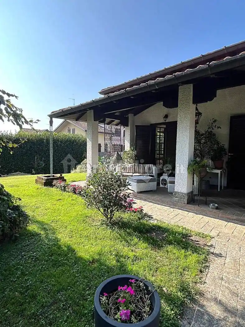 Villa in vendita a Cislago
