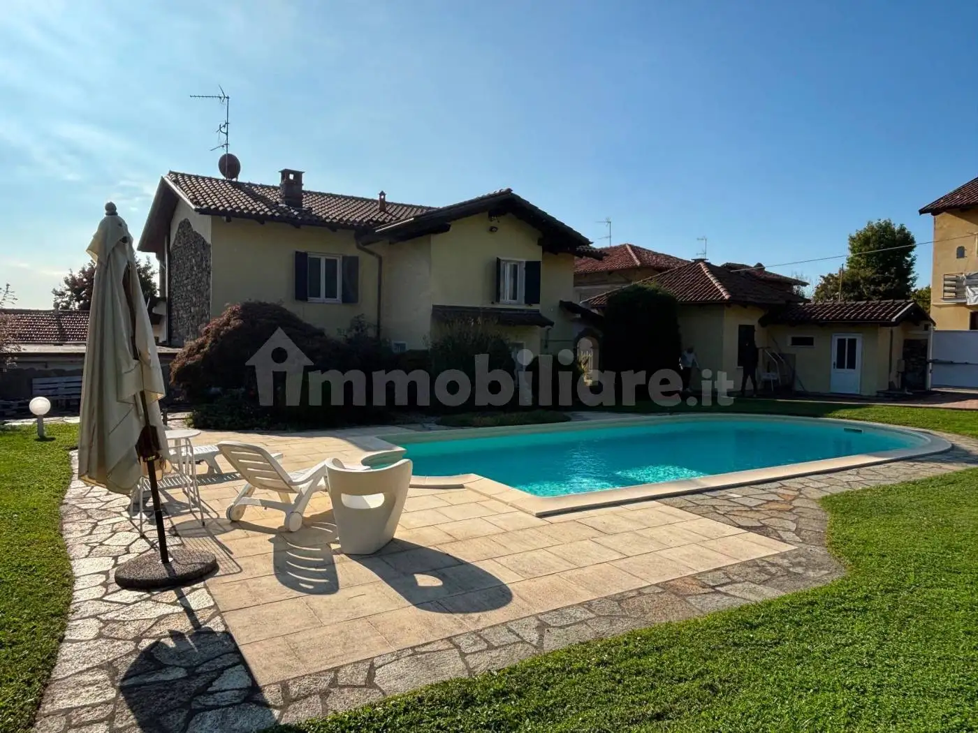 Villa in vendita a Salussola