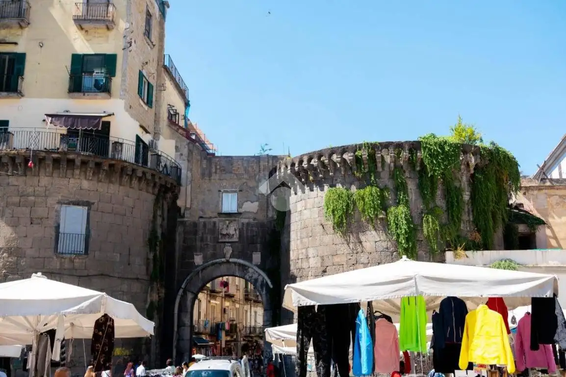 Appartamento in vendita a Napoli