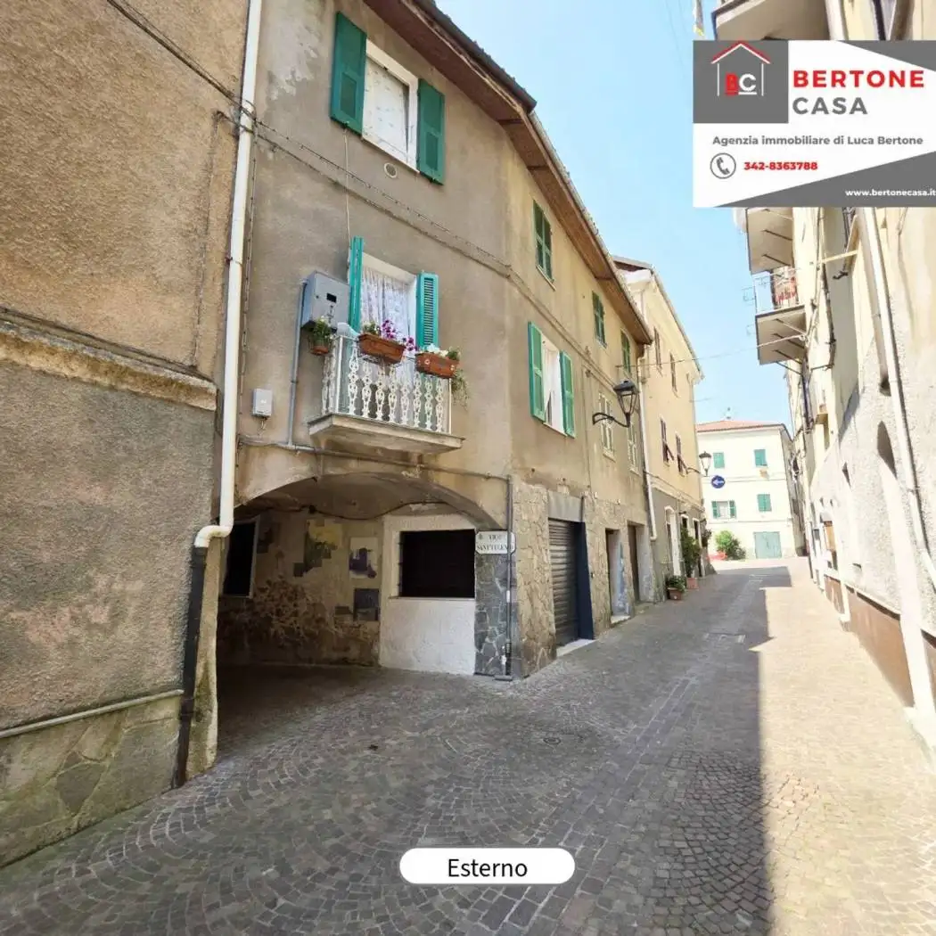 Appartamento in vendita a Altare