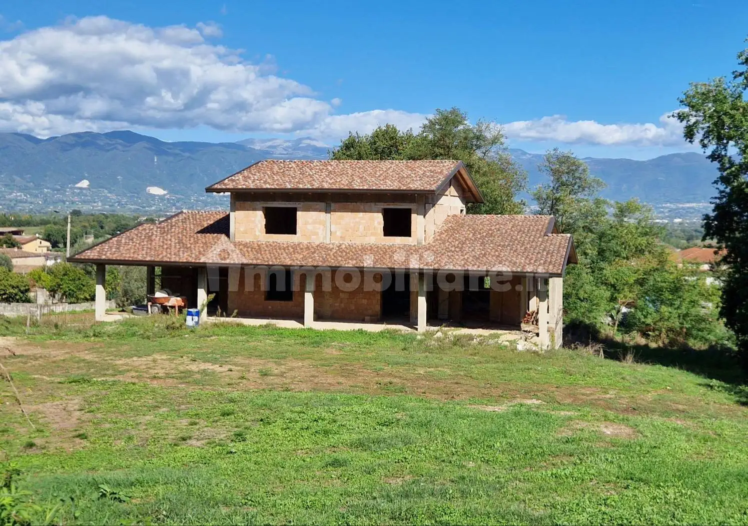 Palazzo - Edificio in vendita a Dragoni