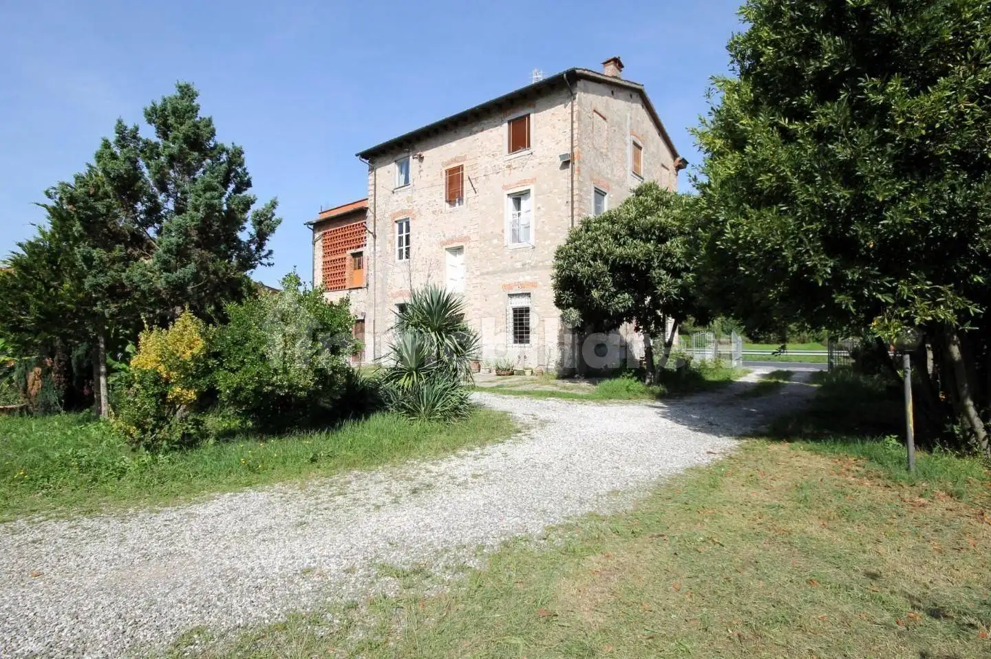 Rustico - Casale in vendita a Lucca