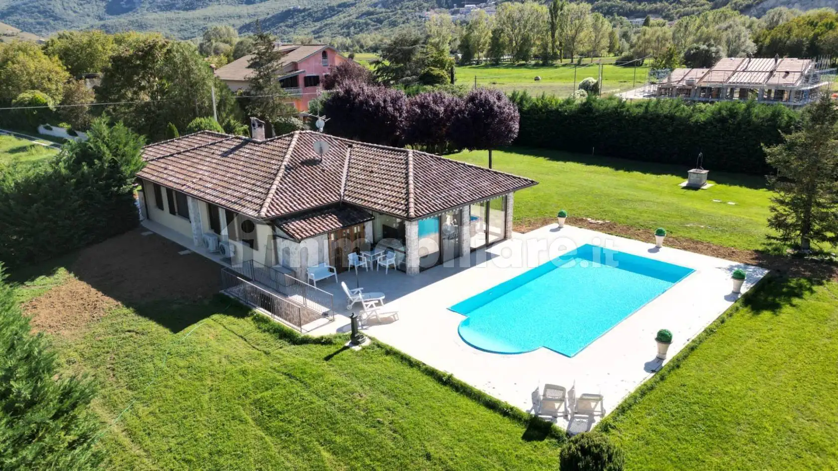 Villa in vendita a Fossa