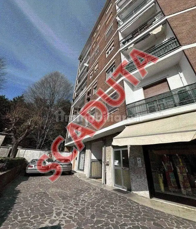 Appartamento in asta a Veduggio con Colzano