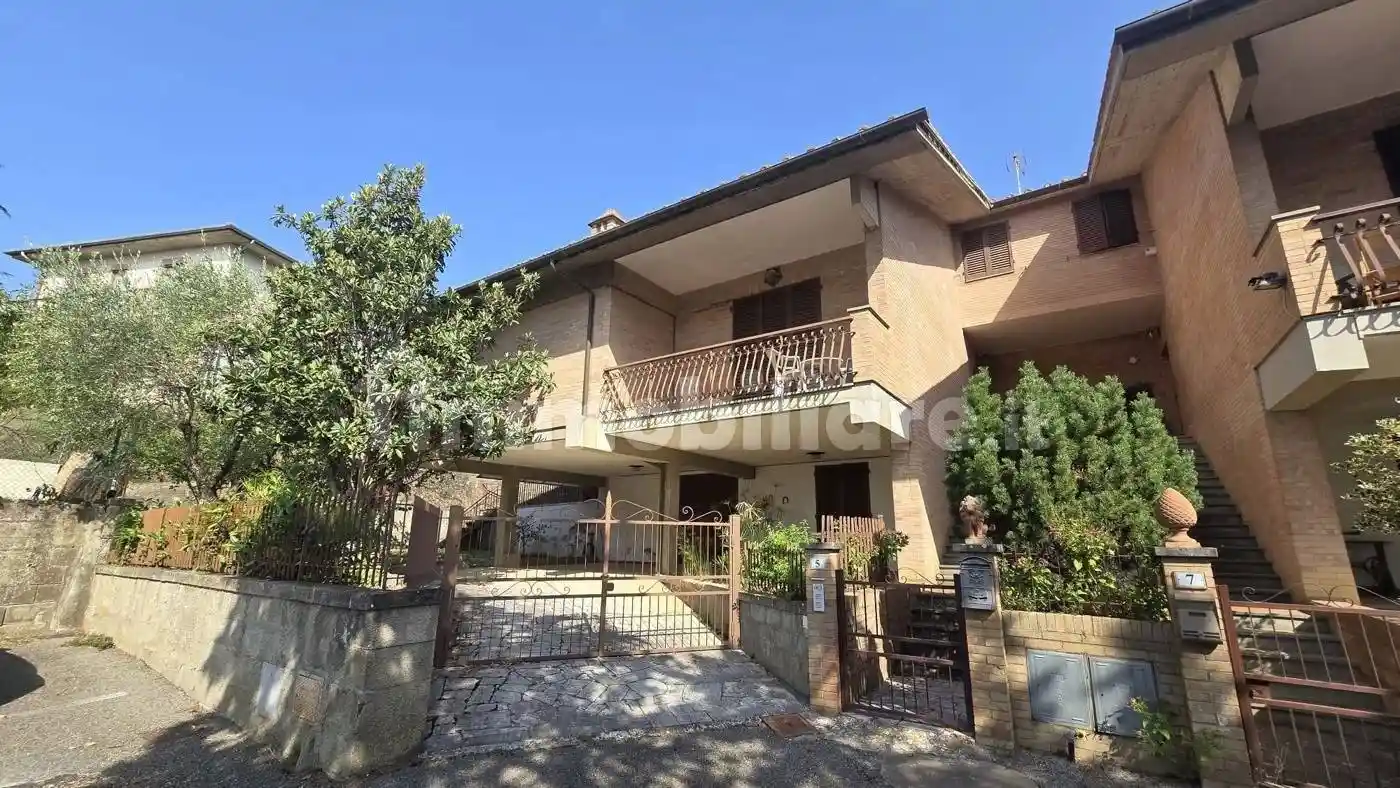 Villa in vendita a Castelnuovo Berardenga