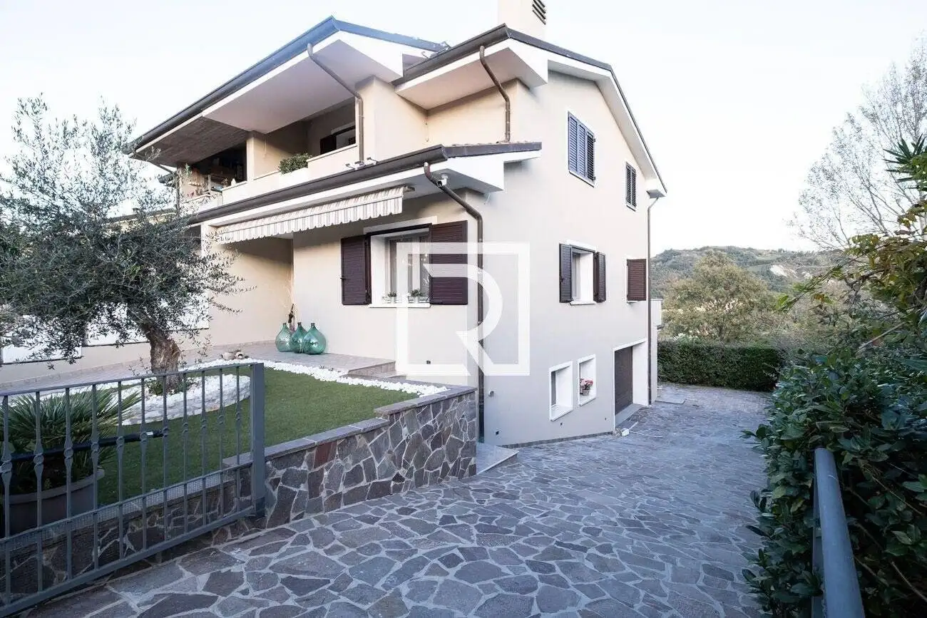 Villa in vendita a Cesena