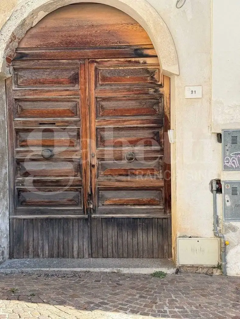 Palazzo - Edificio in vendita a Lamezia Terme