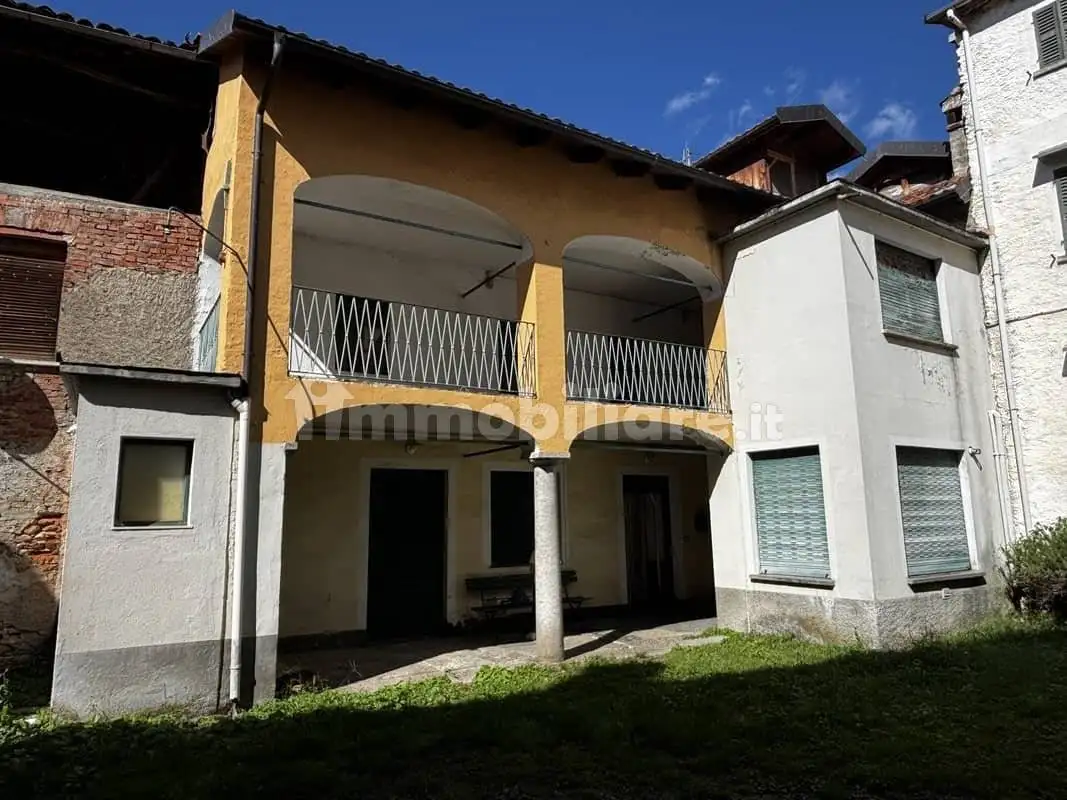 Casa indipendente in vendita a Varallo