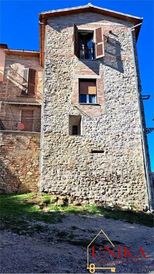 Casa indipendente in vendita a Avigliano Umbro