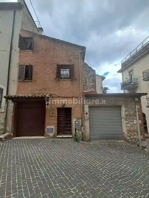 Casa indipendente in vendita a Alatri