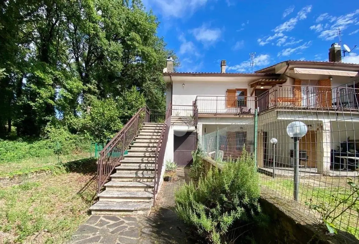 Villa in vendita a Valentano