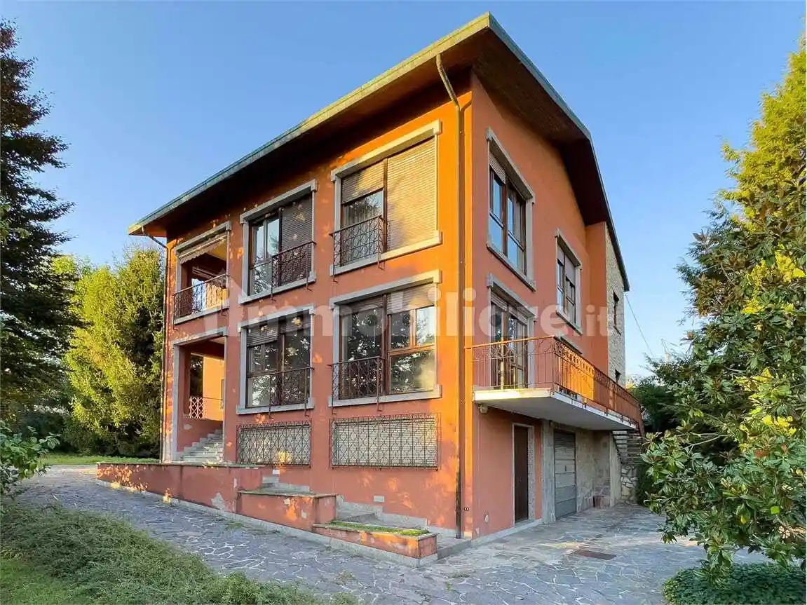 Villa in vendita a Vergiate