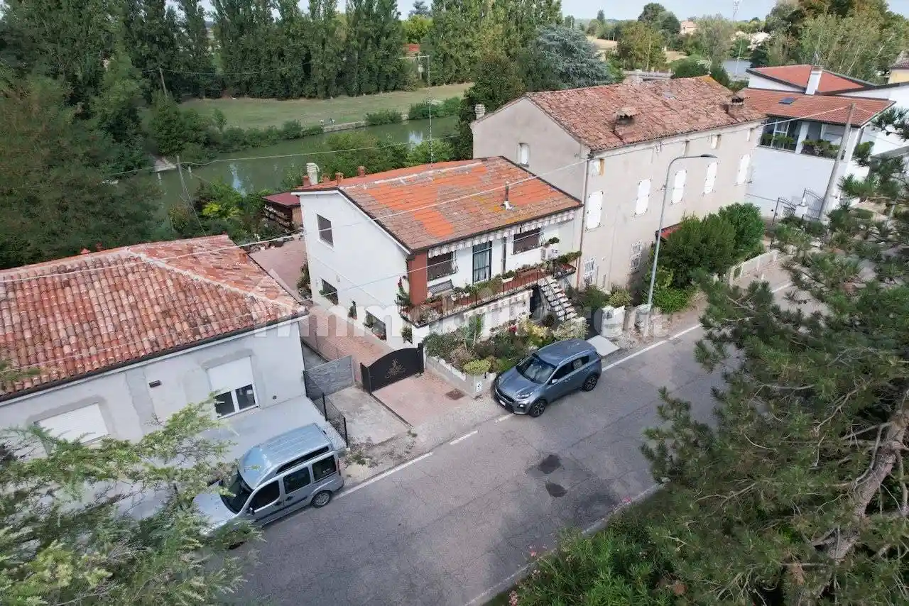Casa indipendente in vendita a Ferrara