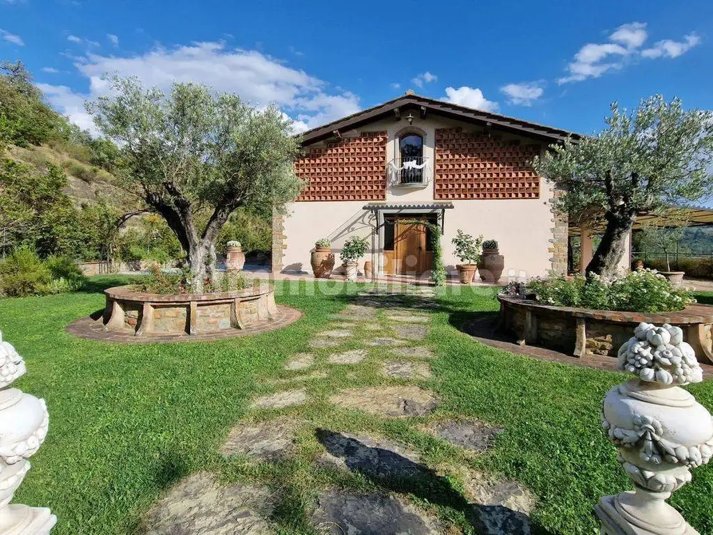 Rustico - Casale in vendita a Arezzo