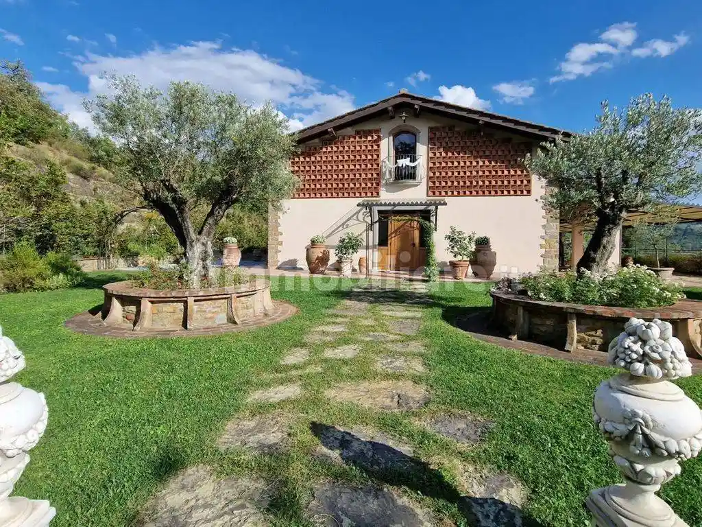 Rustico - Casale in vendita a Arezzo