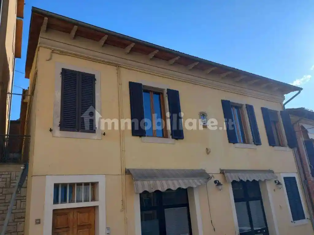 Appartamento in vendita a Sinalunga